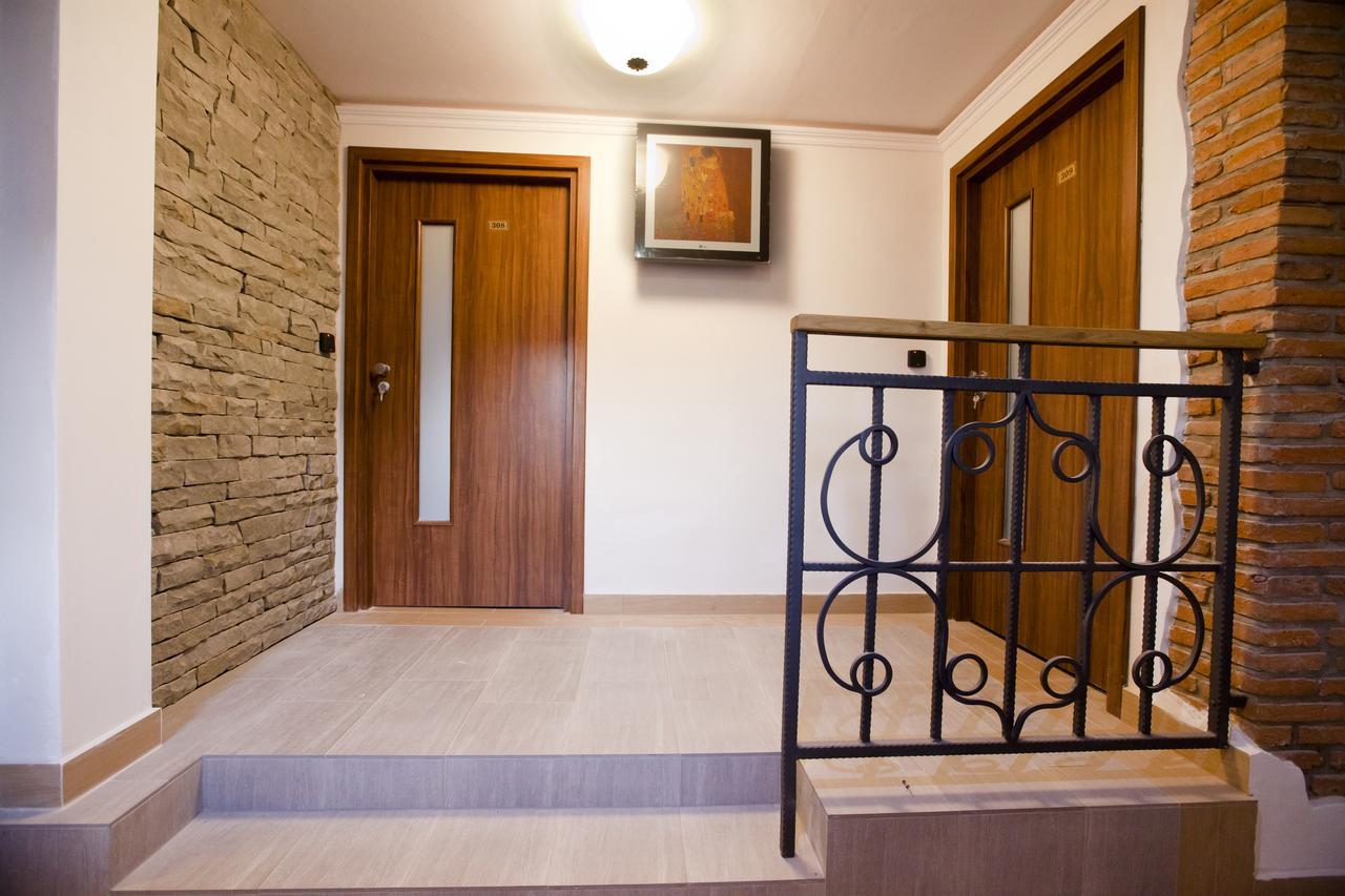 W Palacu Aparthotel